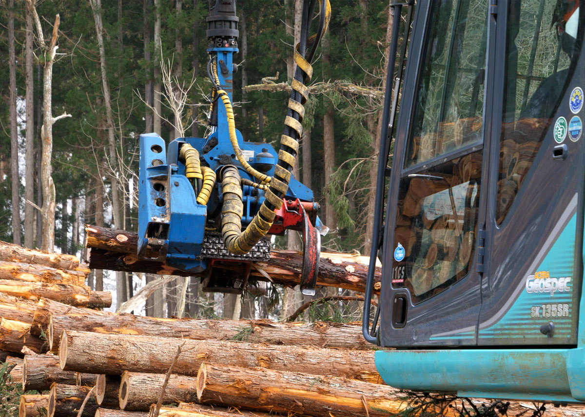 高性能林業機械